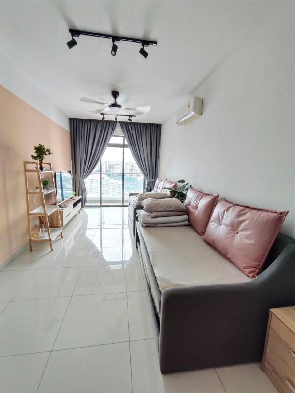 Mid Valley Nearby Double 2suite 4-6pax Séjour chez l'habitant *