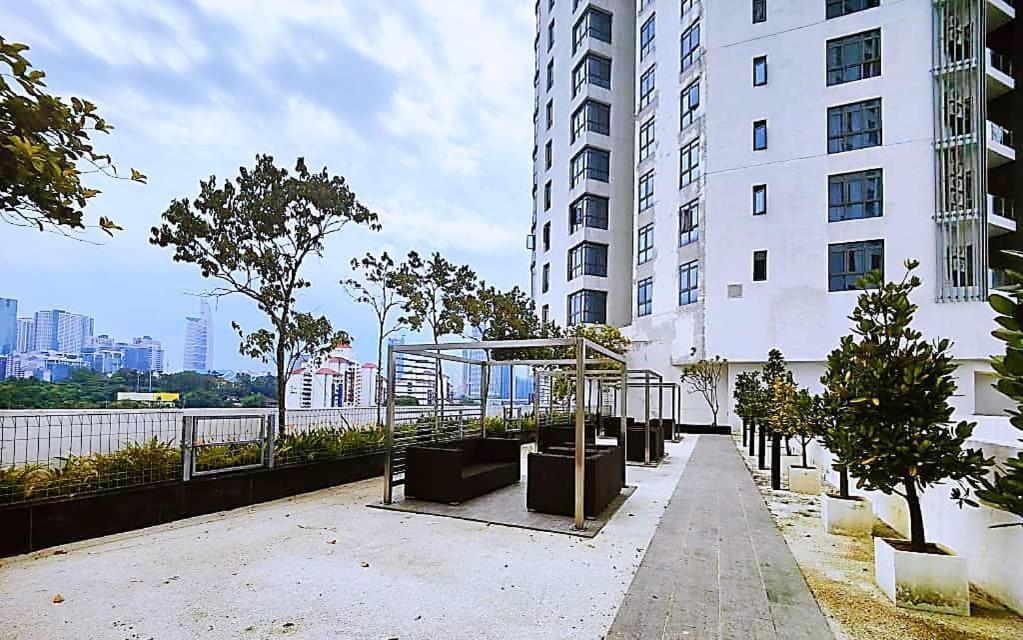 Mid Valley Nearby Double 2suite 4-6pax Séjour chez l'habitant
