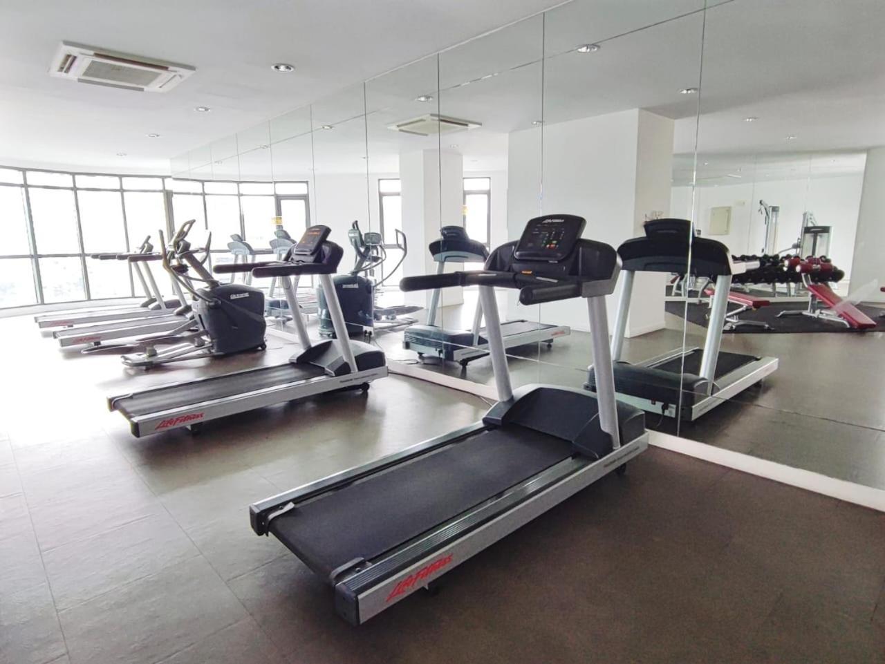 Mid Valley Nearby Double 2suite 4-6pax Séjour chez l'habitant *